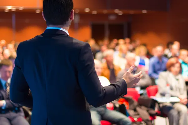 Pitch investisseurs à Paris : comment organiser une présentation professionnelle pour une levée de fonds ?